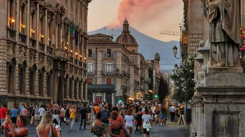 CATANIA Via Etnea - belangrijkste historische straat