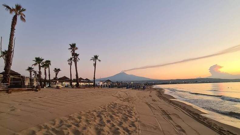 CATANIA La Playa - het lange zandstrand