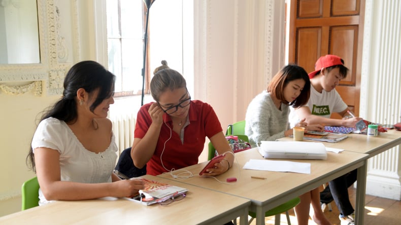 Aprendendo no Twin Junior Summer Centre