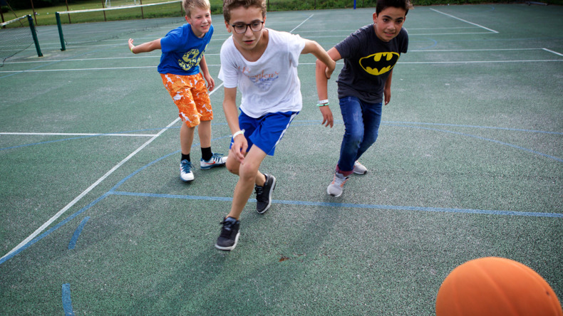 Praticando esportes no Twin Junior Summer Centre