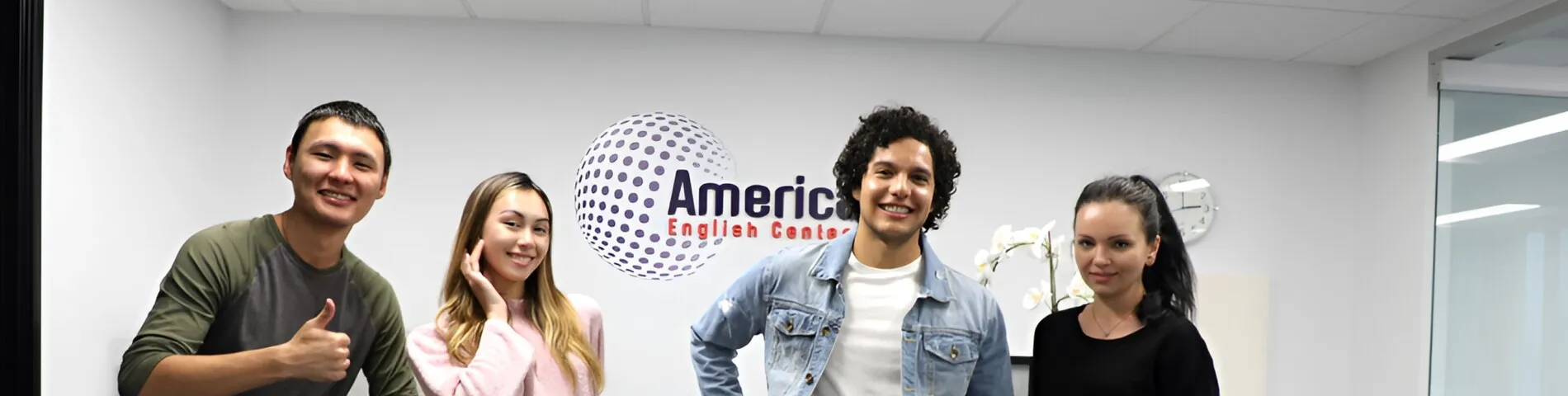 1 фотографий American English Center  