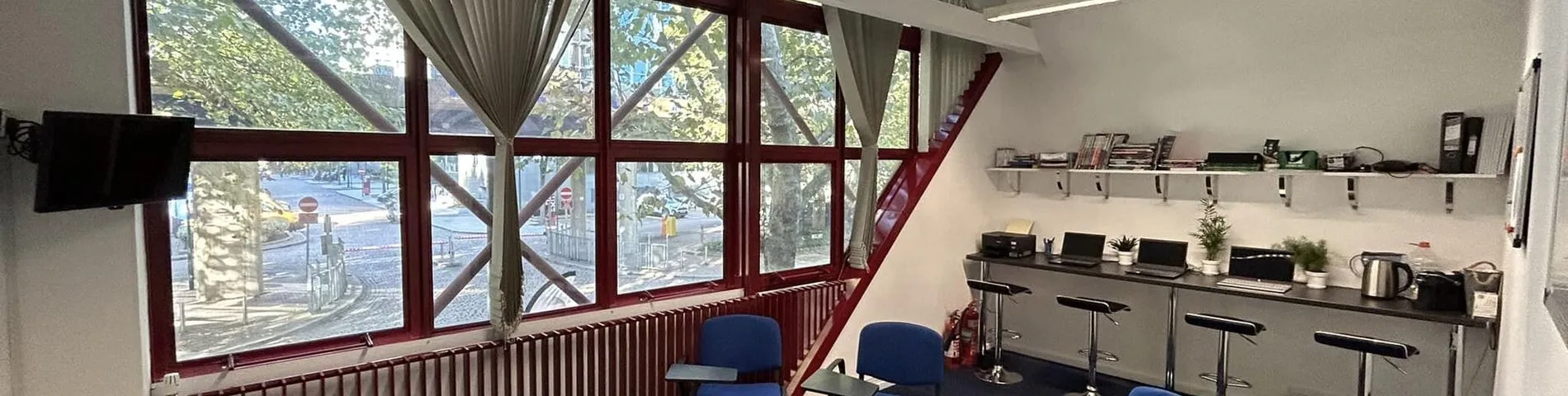 Influential English  bilde 1