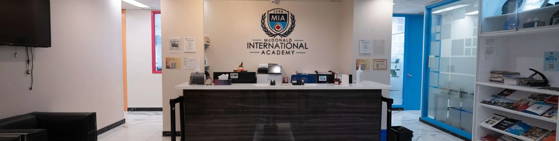 McDonald International Academy bild 1