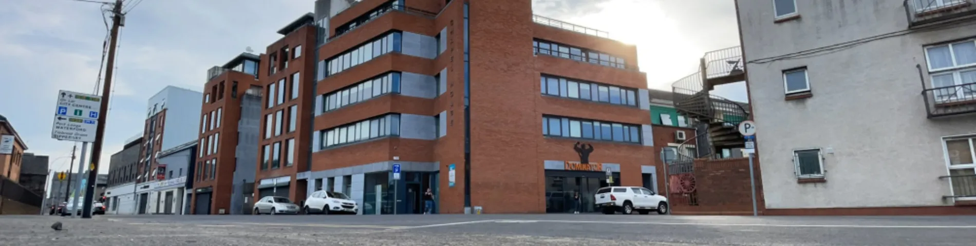 NED College bilde 1