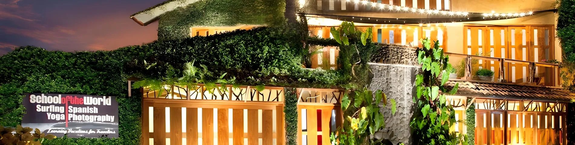 School of the World Surf Camp bilde 1