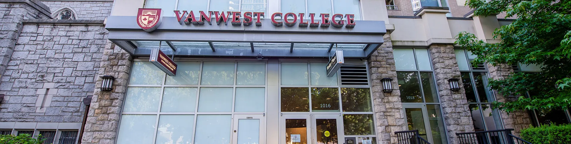 VanWest College صورة 1