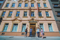 Akademik ActiLingua Standard, Wien Sprachschule, Wiedeń