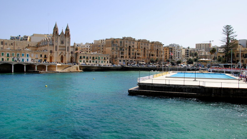 Zatoka Balluta, Malta.