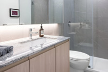 Richard & Pender Apartamento partilhado - Casa de banho privativa, EC English, Vancouver