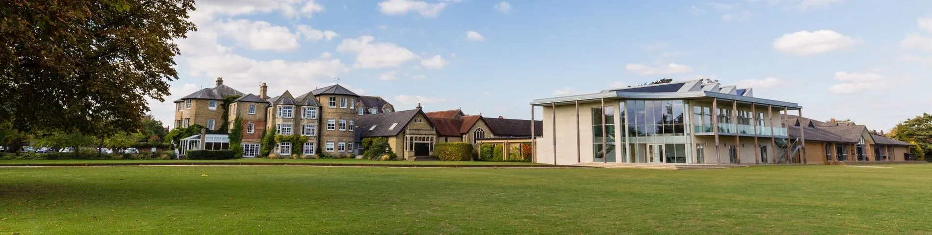 Oxford Spires Junior Centre - Summer Fields School bild 1