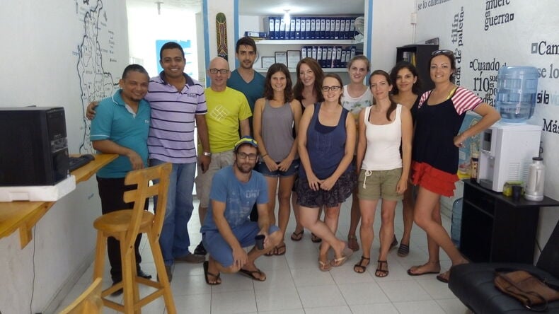 BABEL International Language Institute - Studenten in de schoollobby