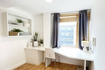 Kirby Street Residence, English Path Canary Wharf 30+, ลอนดอน