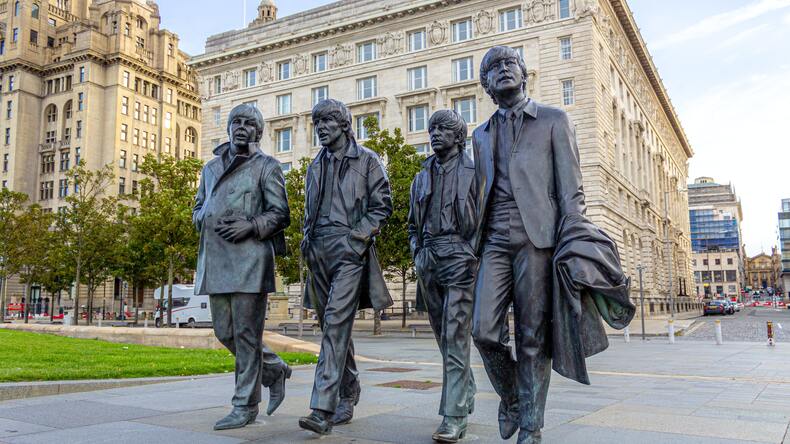 Liverpool'daki Beatles Heykeli